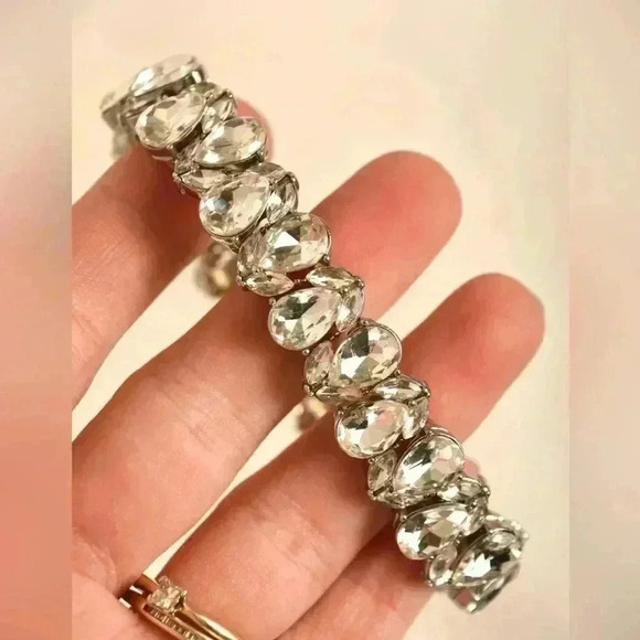 Clear Crystal Rhinestone Silver Tone Stretchy Sparkly Bracelet - Picture 1 of 4